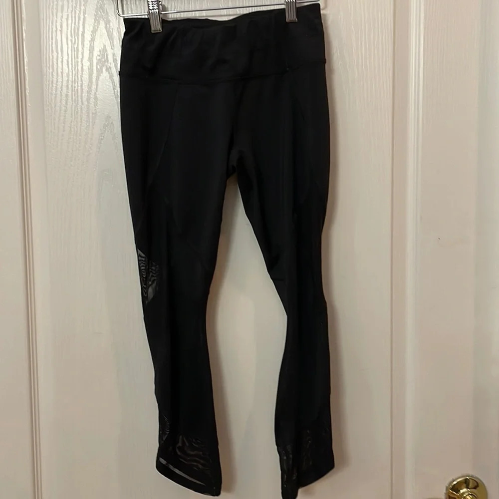 Like New Athleta Black Mesh Inset Leggings XS